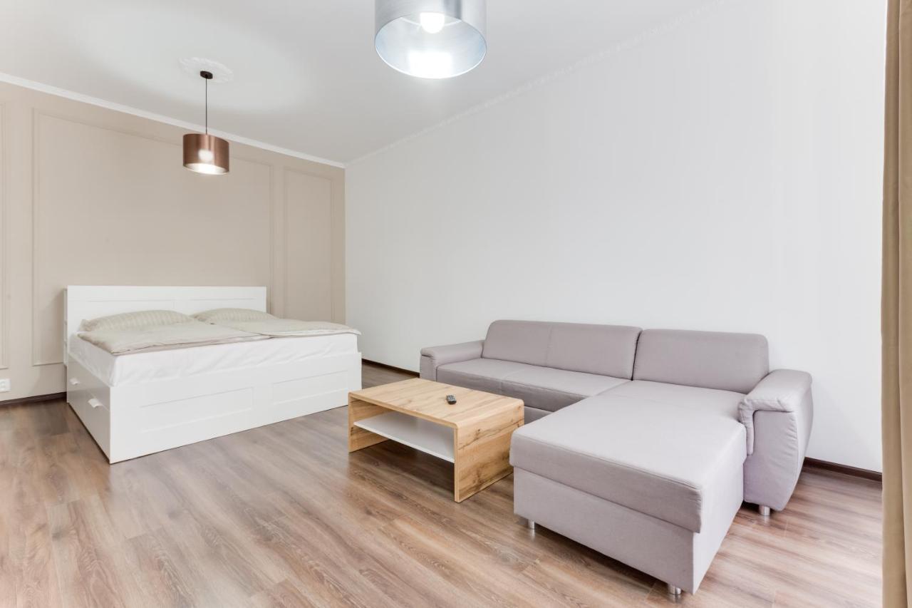 Free Days Luxury Apartment Praga Esterno foto