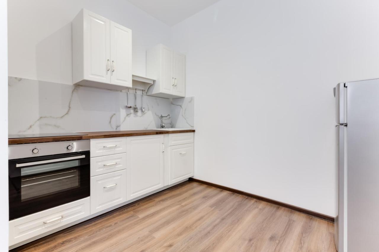 Free Days Luxury Apartment Praga Esterno foto