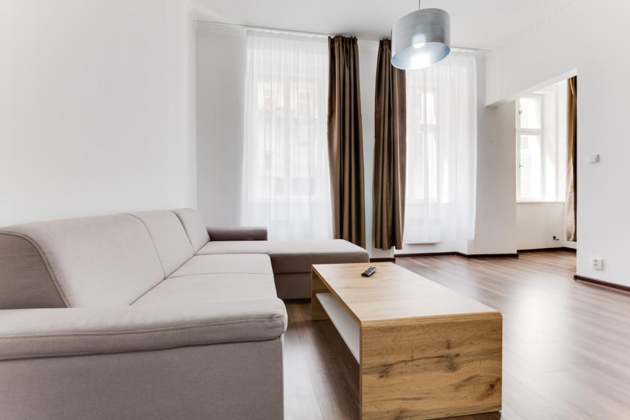 Free Days Luxury Apartment Praga Esterno foto